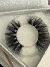 Load image into Gallery viewer, Amor